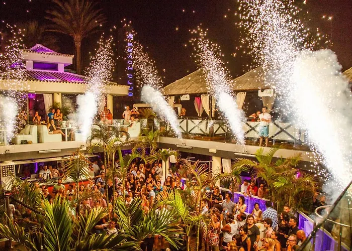 Home2book Triplex Disco Americas, Terrace דירה ארונה