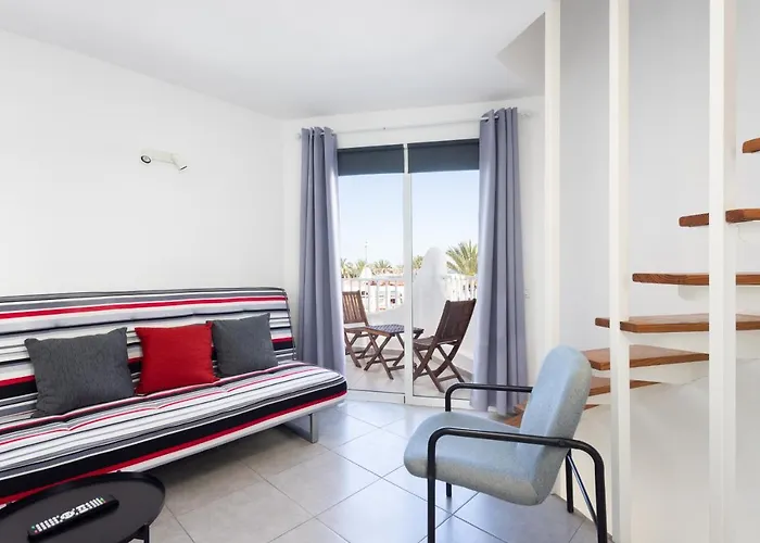 Home2book Triplex Disco Americas, Terrace Арона